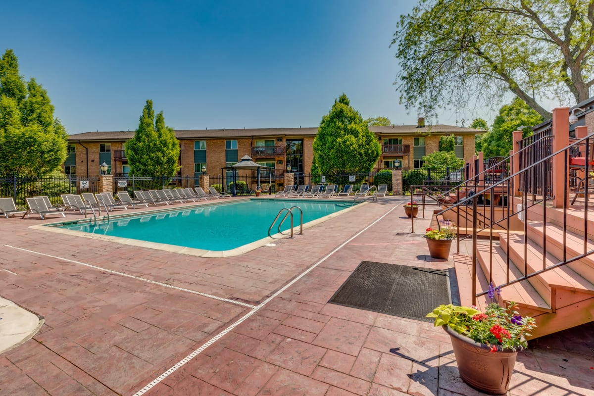 Photos of Berrytree Apartments near Michigan State University East